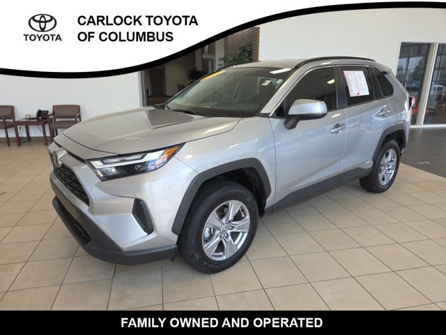 Used 2025 Toyota RAV4 XLE AWD/4WD image 4