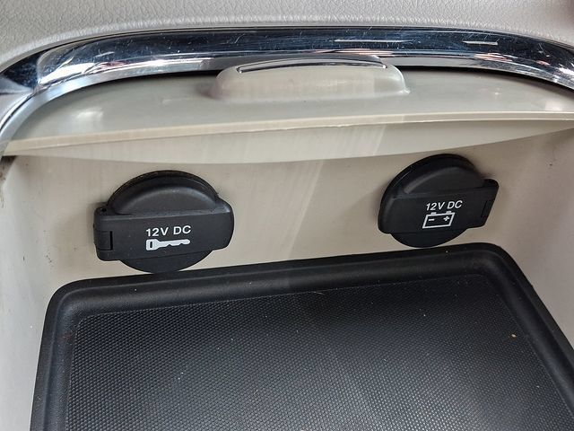 Used 2018 Dodge Grand Caravan SXT FWD image 23