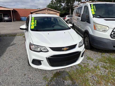 Used 2019 Chevrolet Sonic LT FWD image 1