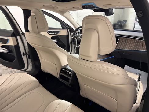 Certified 2025 Mercedes-Benz E 350 4MATIC Sedan image 22