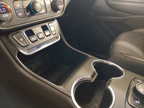 Used 2018 GMC Terrain SLT w/ Preferred Package FWD image 26