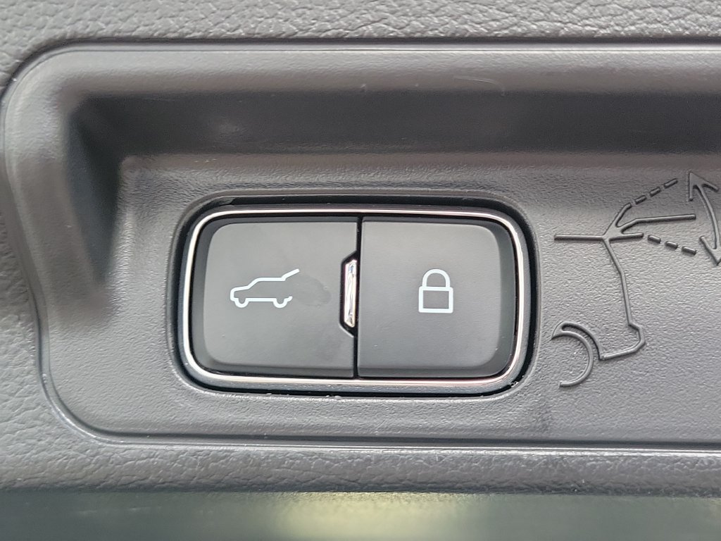 Used 2025 Ford Explorer ST-Line AWD/4WD image 12