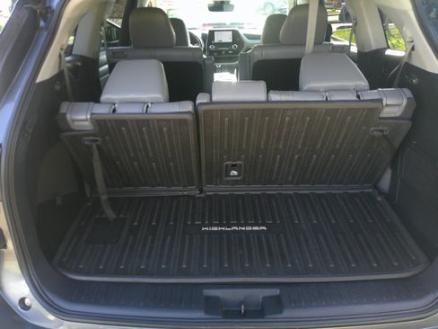 Used 2023 Toyota Highlander XLE image 34