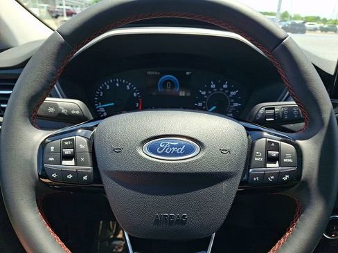Certified 2022 Ford Escape SEL w/ SEL Stealth AWD Package image 19