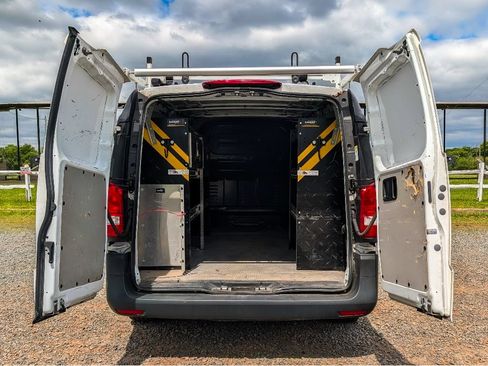 Used 2022 Mercedes-Benz Metris image 7