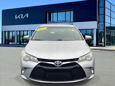 Used 2017 Toyota Camry SE image 7