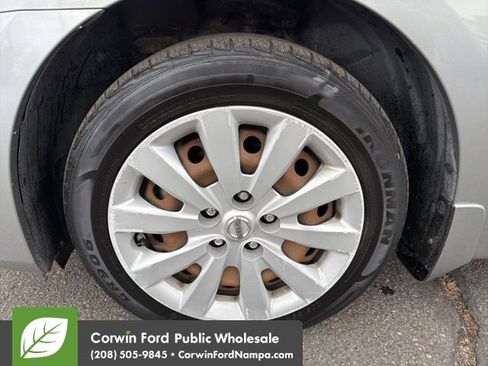 Used 2013 Nissan Sentra S image 9