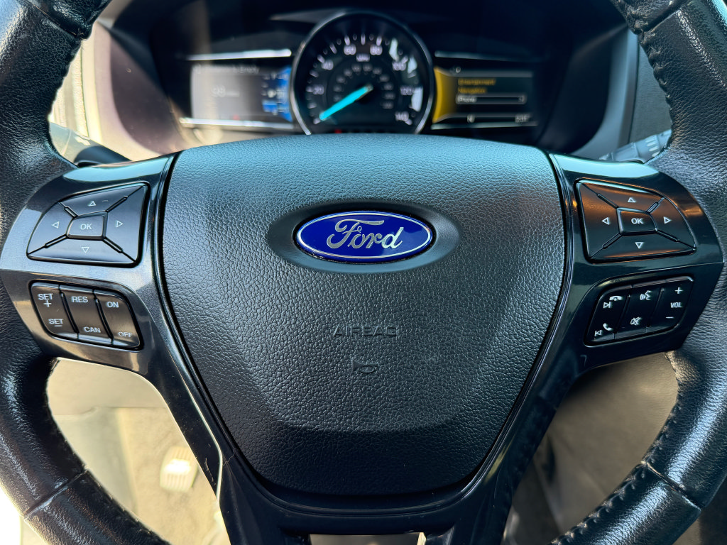 Used 2017 Ford Explorer XLT w/ Equipment Group 202A FWD image 17