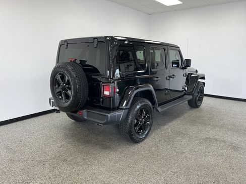 Used 2022 Jeep Wrangler Unlimited Sahara image 16