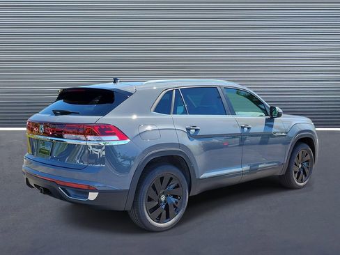 New 2026 Volkswagen Atlas Cross Sport SE image 3