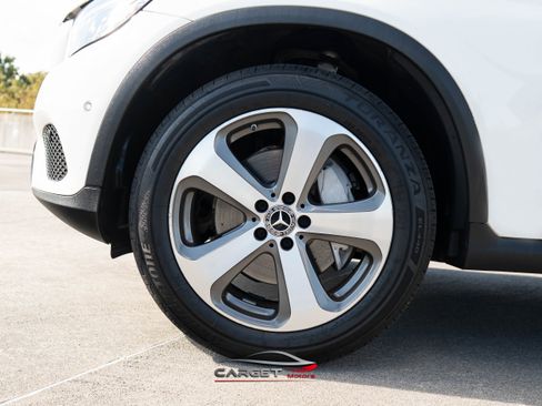 Used 2019 Mercedes-Benz GLC 300 4MATIC Coupe image 9