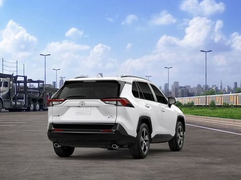 New 2025 Toyota RAV4 SE image 9