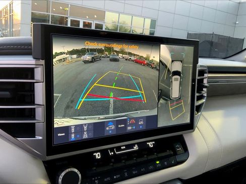 Used 2025 Toyota Sequoia Capstone image 27