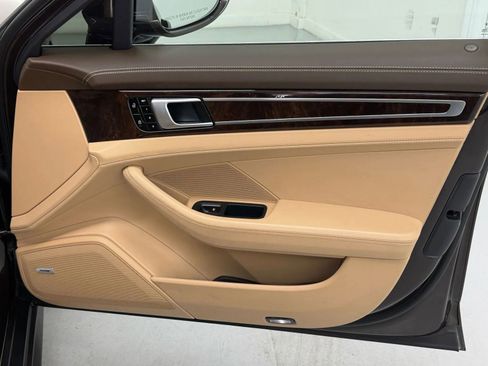 Used 2020 Porsche Panamera image 20