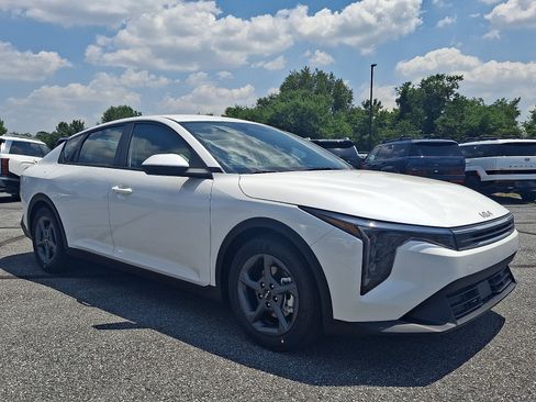 New 2026 Kia K4 FWD image 2