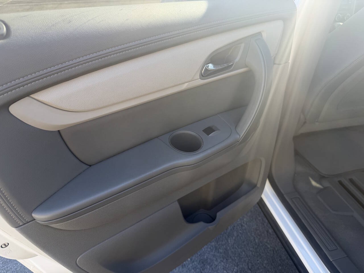 Used 2017 Chevrolet Traverse LS FWD image 14
