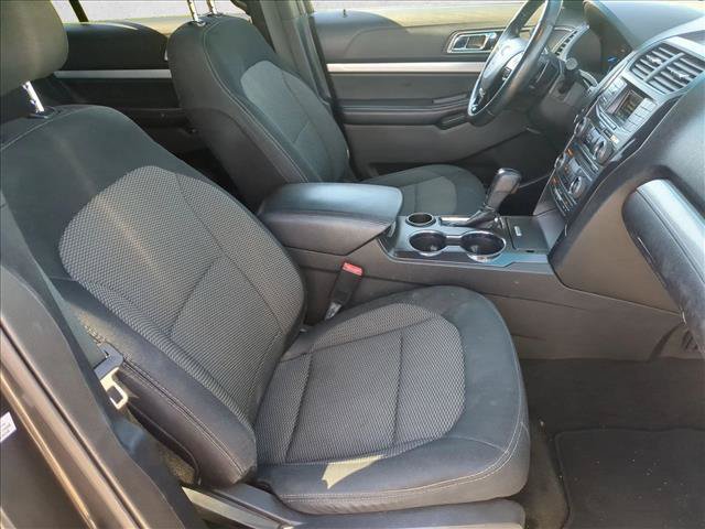 Used 2017 Ford Explorer XLT FWD image 19