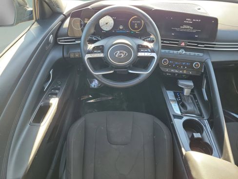 Certified 2023 Hyundai Elantra SEL w/ Convenience Package image 9