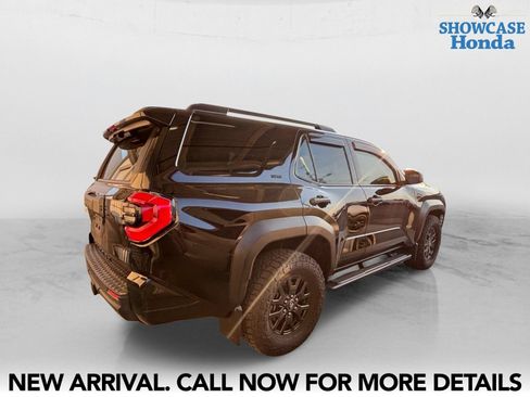 Used 2025 Toyota 4Runner SR5 AWD/4WD image 5