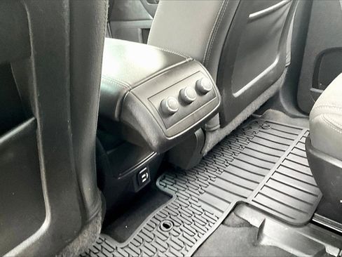 Used 2017 Chevrolet Traverse LT w/ Style and Technology Package image 10