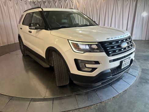 Used 2017 Ford Explorer Sport w/ Equipment Group 401A AWD/4WD image 3