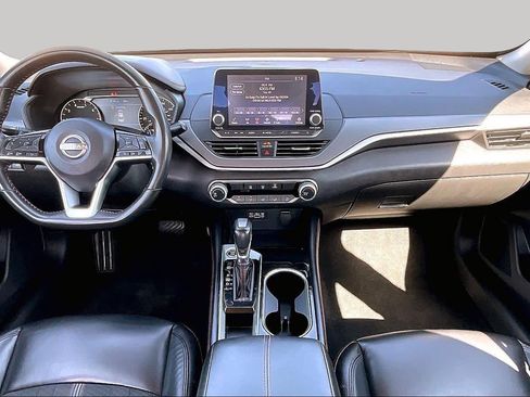 Used 2024 Nissan Altima 2.5 SR FWD image 14