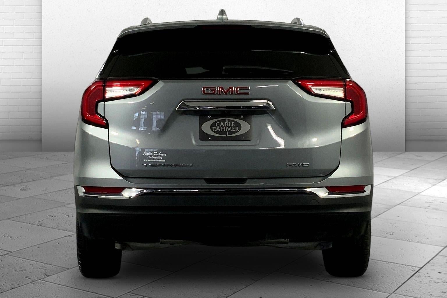 Used 2023 GMC Terrain SLT AWD/4WD image 3