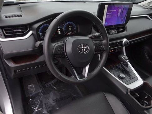 Used 2024 Toyota RAV4 Limited image 10