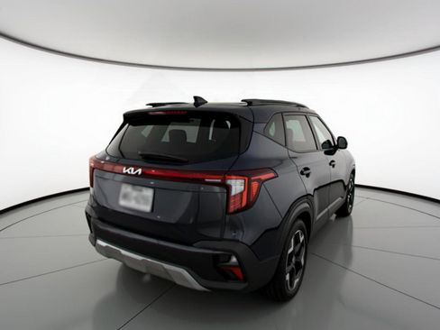 Used 2025 Kia Seltos S image 9