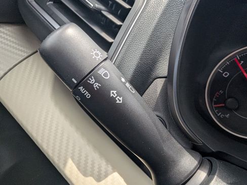 Used 2019 Subaru Ascent Premium AWD/4WD image 16