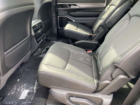 New 2026 Jeep Grand Wagoneer Limited w/ Premium Group II AWD/4WD image 39