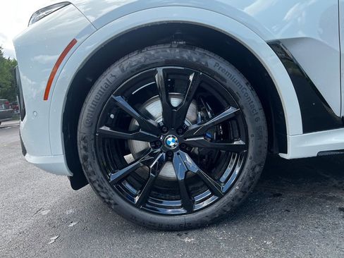 Used 2026 BMW X7 xDrive40i w/ Executive Package image 9