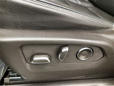 Used 2021 GMC Yukon XL Denali w/ Denali Premium Package image 31