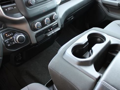 Used 2020 RAM 1500 Big Horn AWD/4WD image 26