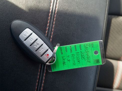 Used 2025 Nissan Altima 2.5 SR image 18