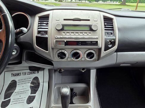 Used 2005 Toyota Tacoma PreRunner RWD image 35