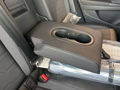 Used 2025 Volkswagen Taos SE image 42