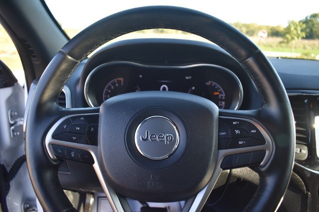 Used 2020 Jeep Grand Cherokee Altitude AWD/4WD image 32