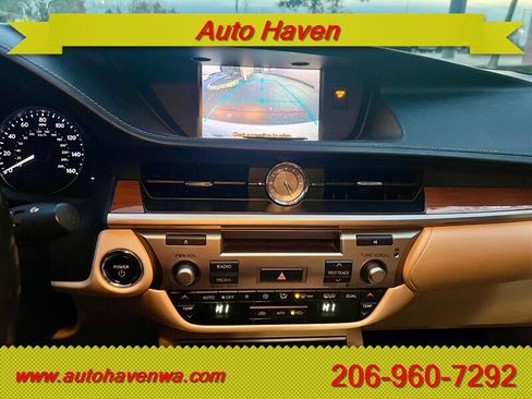 Used 2014 Lexus ES 300h Base w/ Luxury Package w/Bamboo Trim image 12