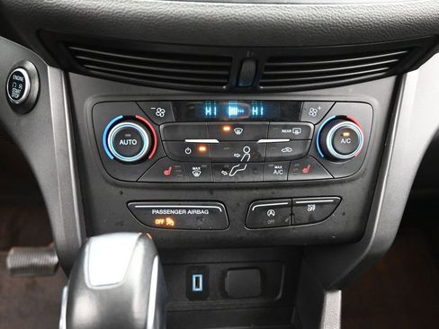 Used 2019 Ford Escape SEL image 18