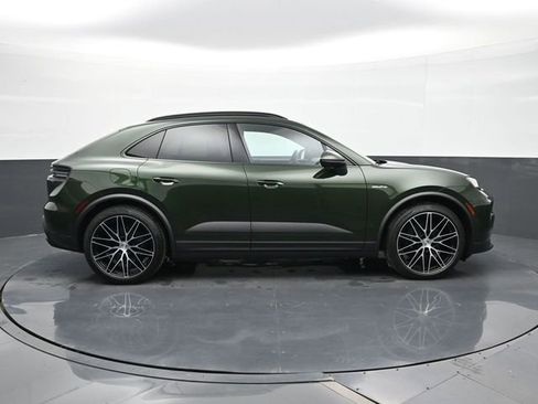 Certified 2025 Porsche Macan Electric RWD image 25