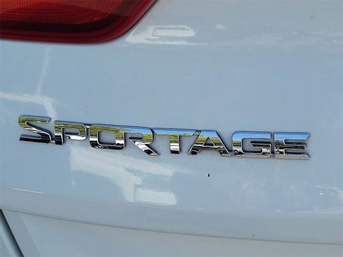 Used 2017 Kia Sportage EX image 23