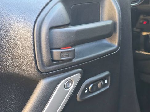 Used 2016 Jeep Wrangler Unlimited Rubicon w/ Connectivity Group AWD/4WD image 11