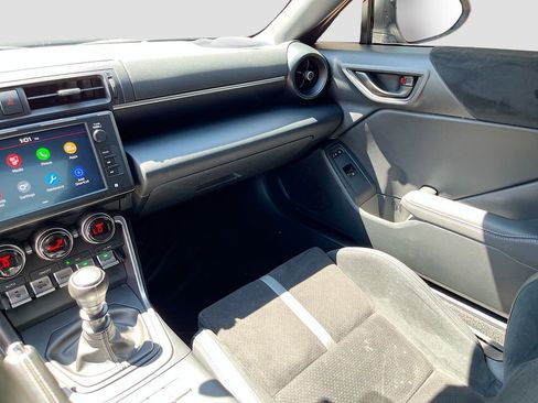 Used 2024 Toyota GR86 Premium image 23