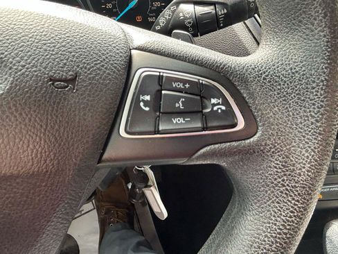 Used 2017 Ford Escape SE w/ Equipment Group 201A FWD image 18