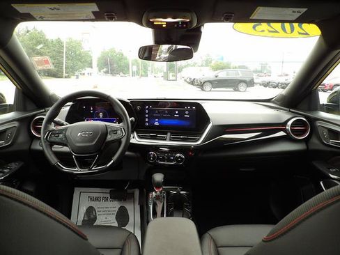 Used 2025 Chevrolet Trax RS w/ Driver Confidence Package FWD image 32