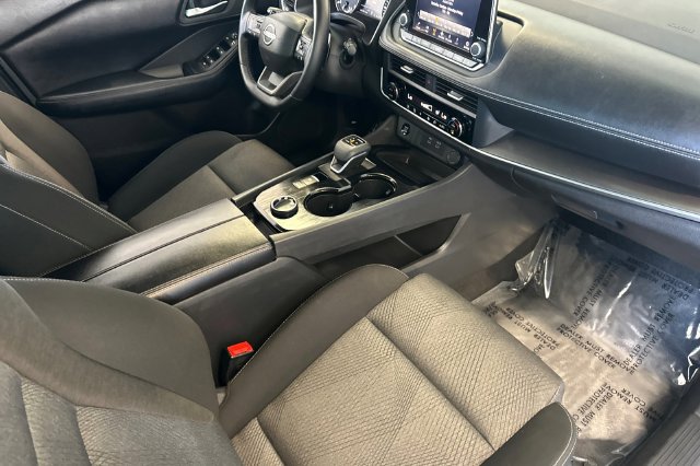 Used 2025 Nissan Rogue SV AWD/4WD image 18