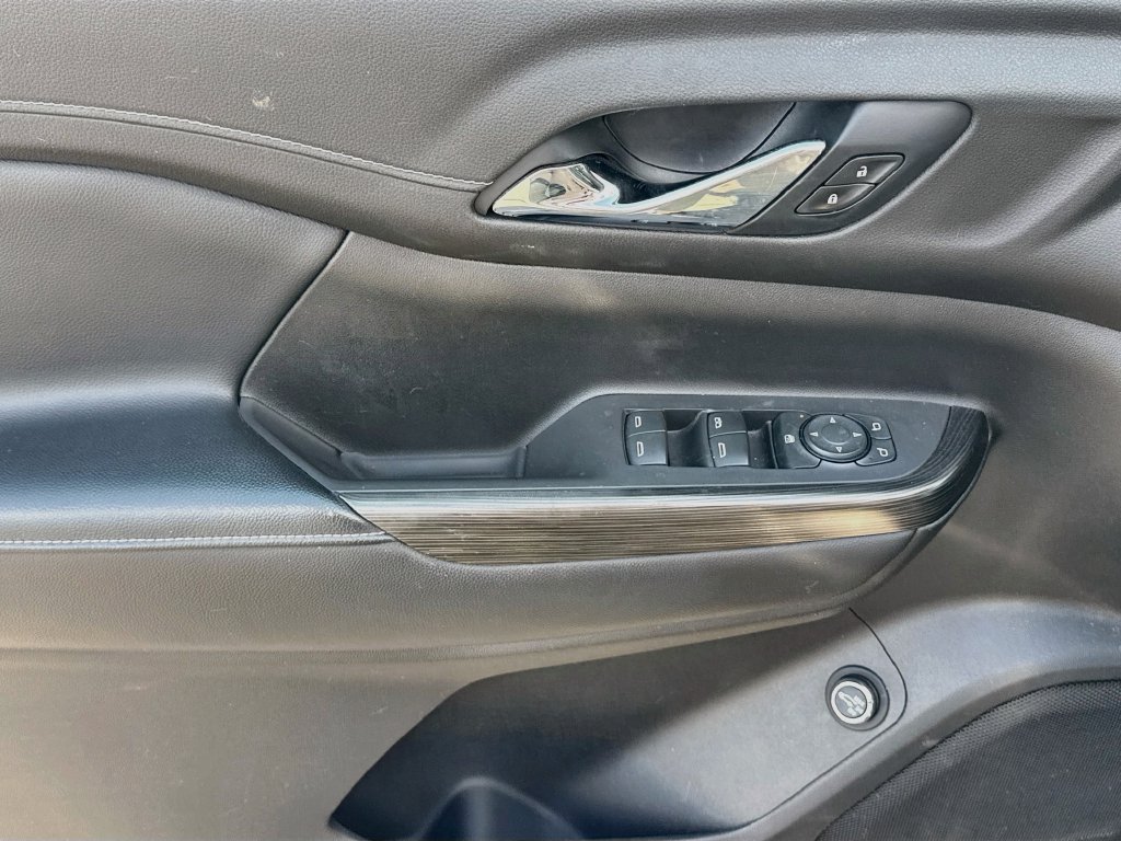 Used 2019 GMC Acadia SLT w/ Black Edition FWD image 23