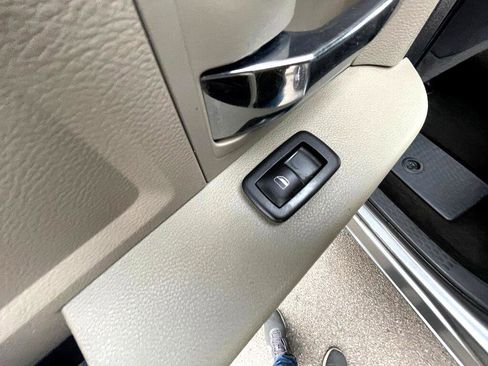 Used 2009 Dodge Ram 1500 Truck SLT image 12