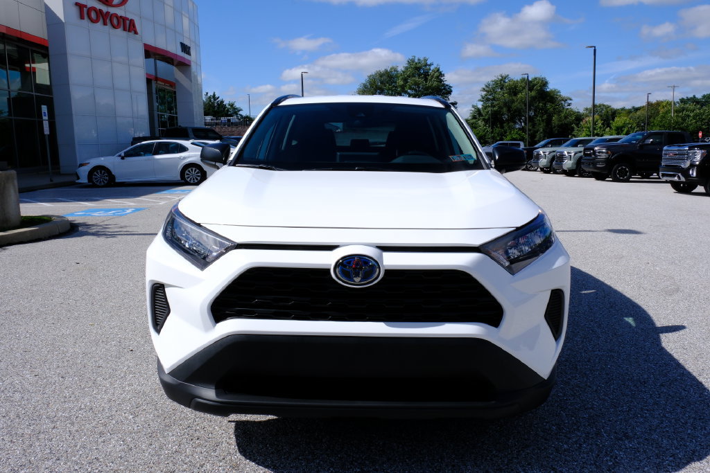 Used 2021 Toyota RAV4 LE AWD/4WD image 8